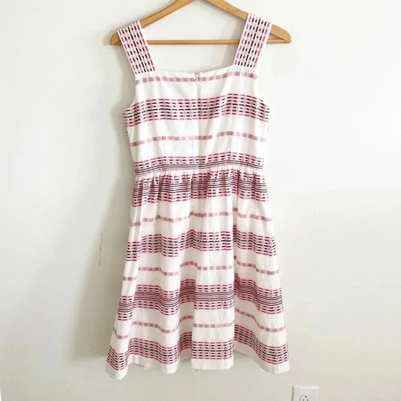 GAL MEETS GLAM cream/red button down embroidered Art Deco A-Line Dress size 2 - Picture 10 of 14